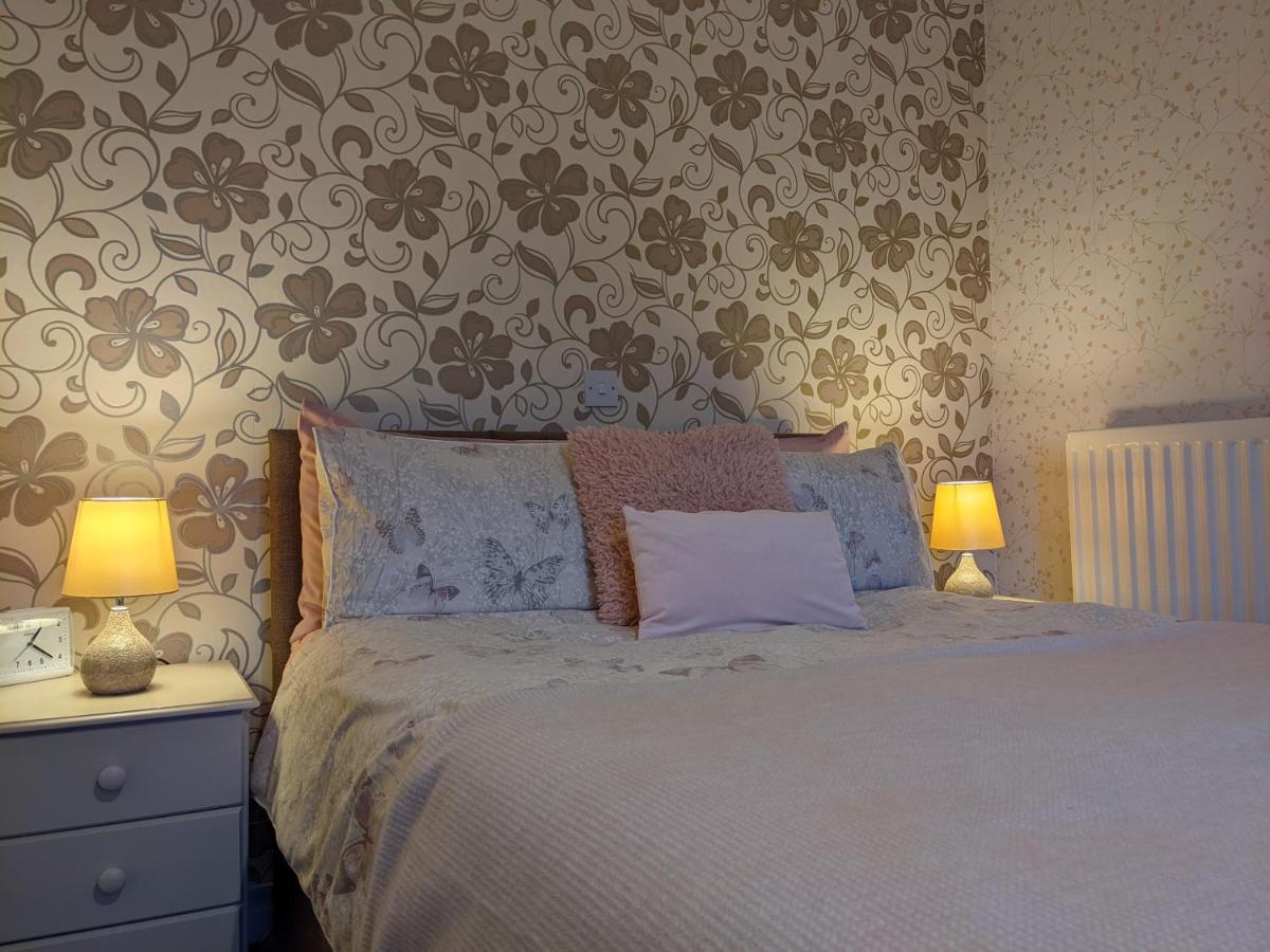 Kirkcroft Guest House グレトナ エクステリア 写真